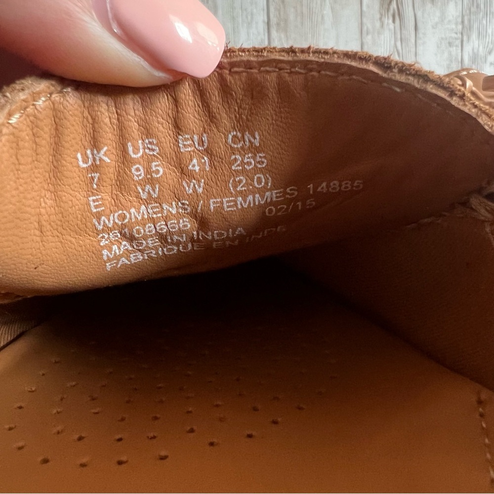 Clarks Artisan Women’s Leather Loafers — Bundle Tan and Navy 9.5 Wide - Picture 10 of 10